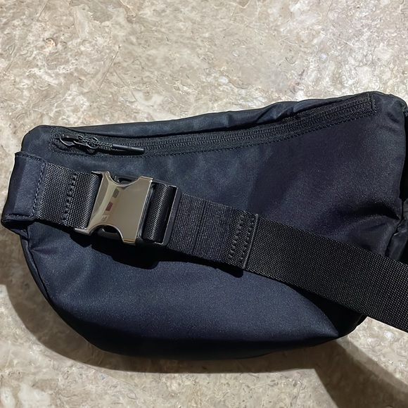 Lululemon City Adventure Belt Bag - Picture 2 of 2